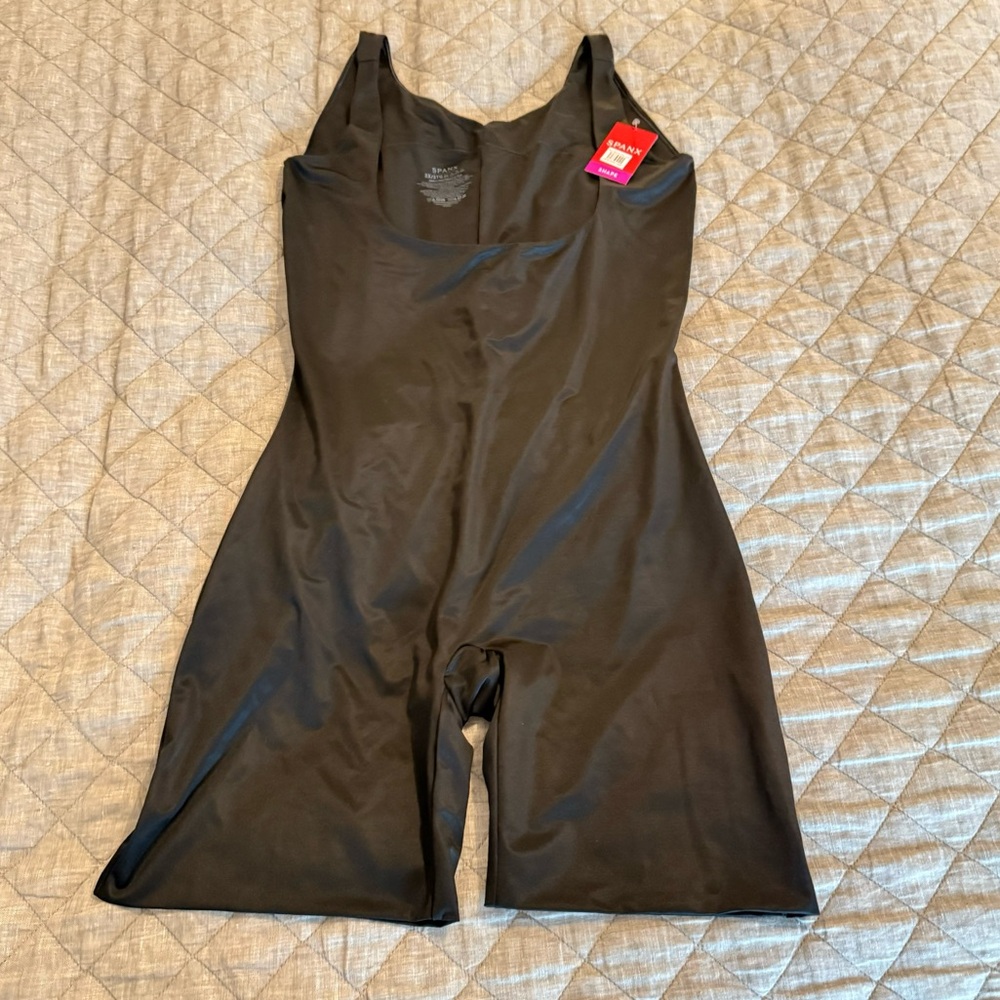 Spanx brand new with tags Conceal-Her bodysuit 3x very black
